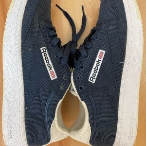 Men’s Reebok canvas walking shoes
